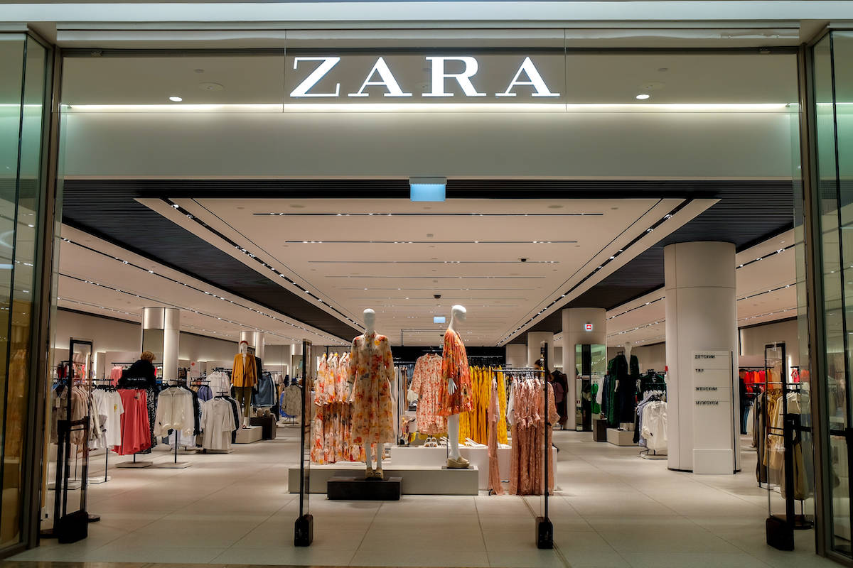 Zara, boutique entrance, mannequins, SD Desktop Wallpaper