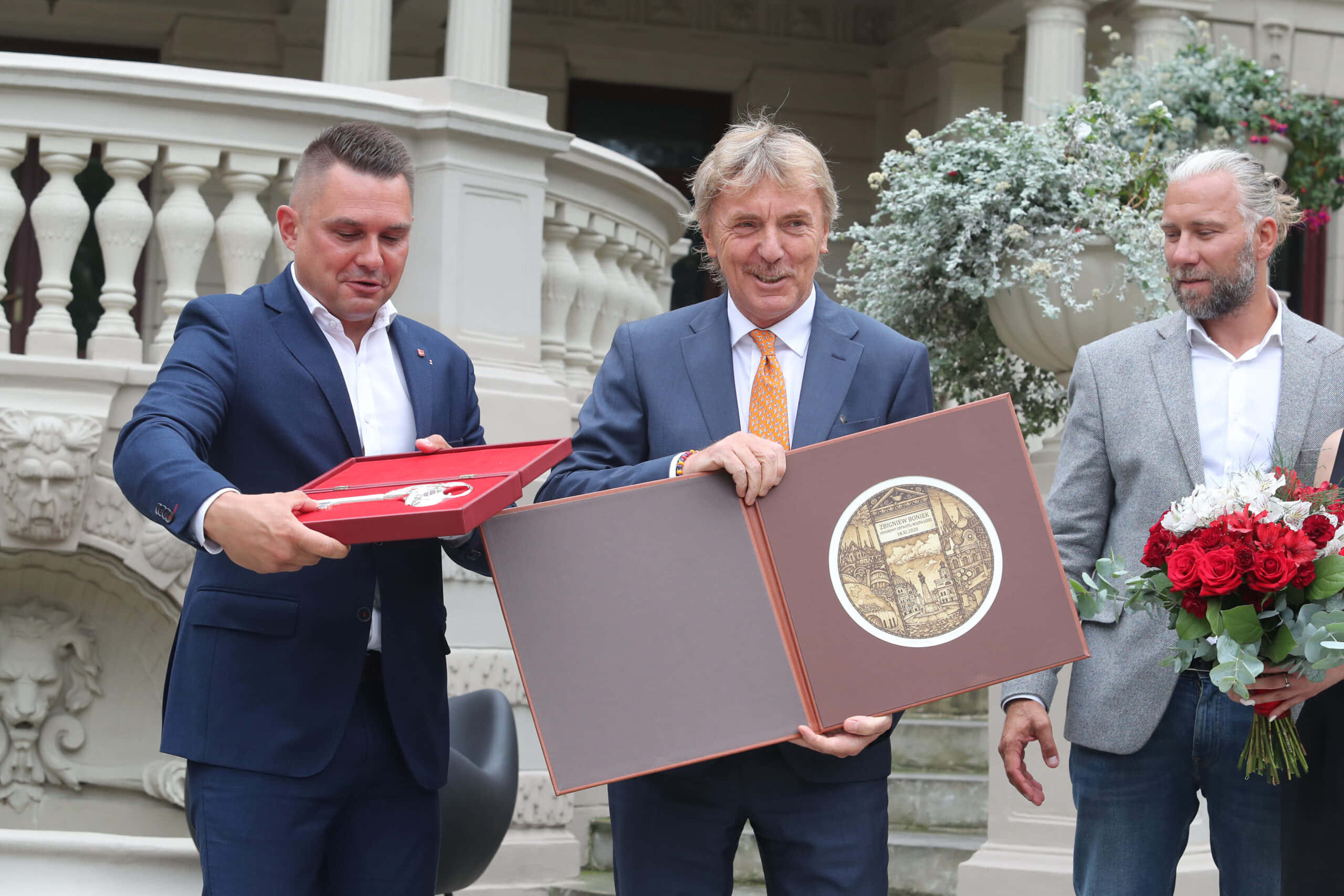 Zbigniew Boniek, honorary citizenship, medal, 2K Desktop Wallpaper