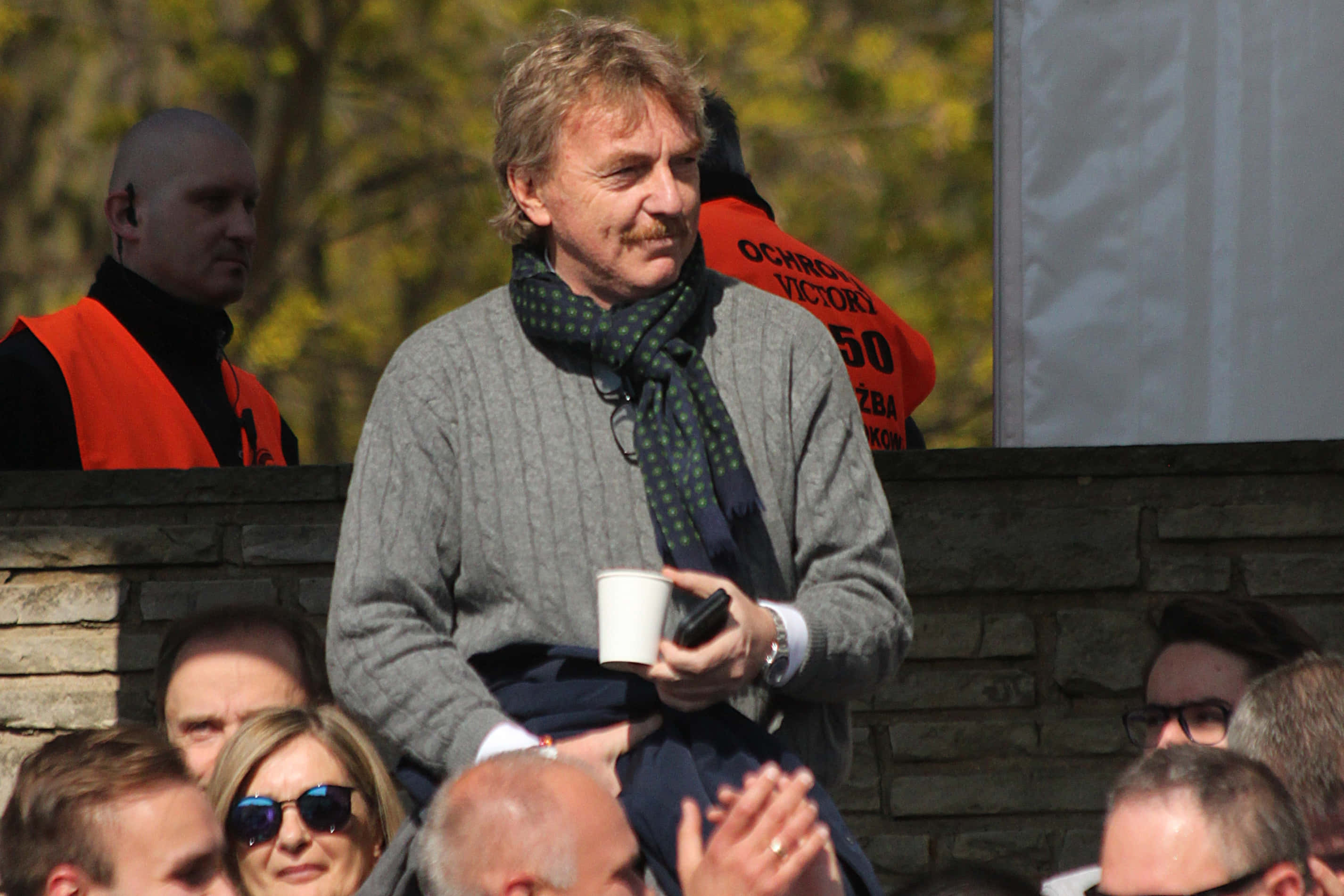 Zbigniew Boniek, Polish Election Queue, gray sweater, 2K Desktop Wallpaper