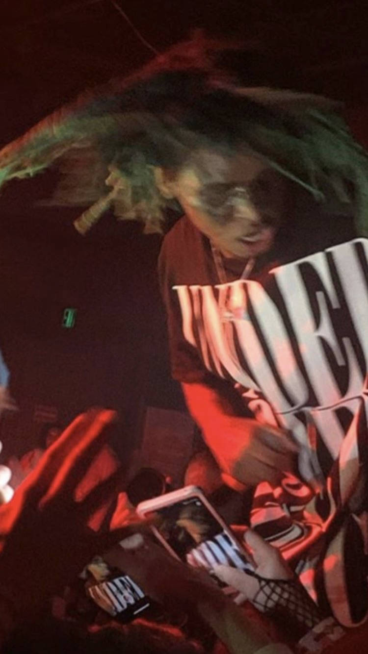 Zillakami, green dreadlocks, dimly lit concert, HD Phone Wallpaper