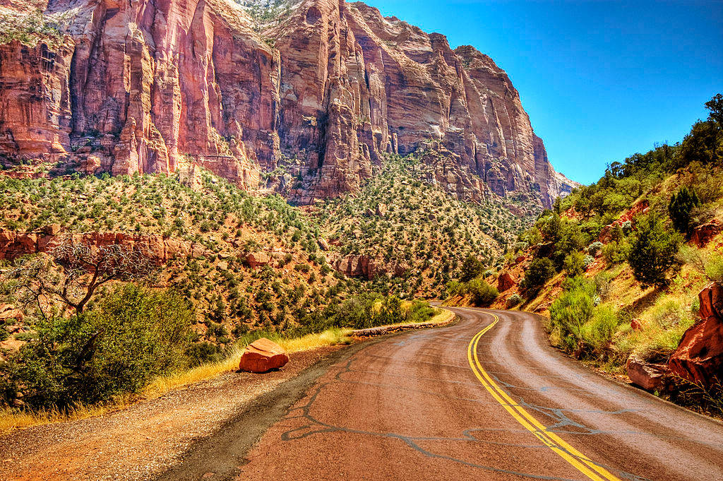 Zion National Park, winding asphalt road, canyon, SD Desktop Wallpaper