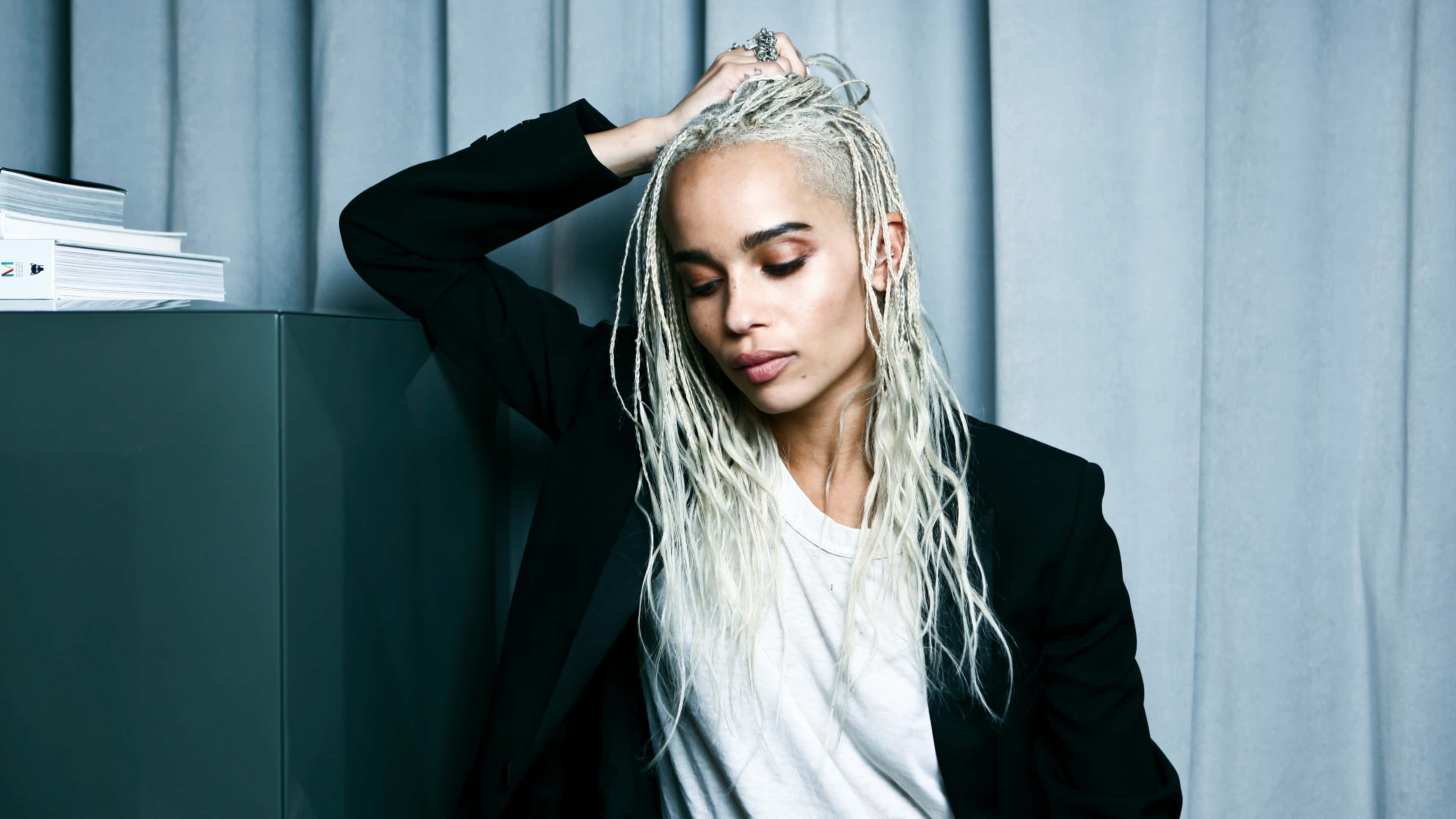 Zoë Kravitz, platinum blonde dreadlocks, black blazer, 4K Desktop Wallpaper