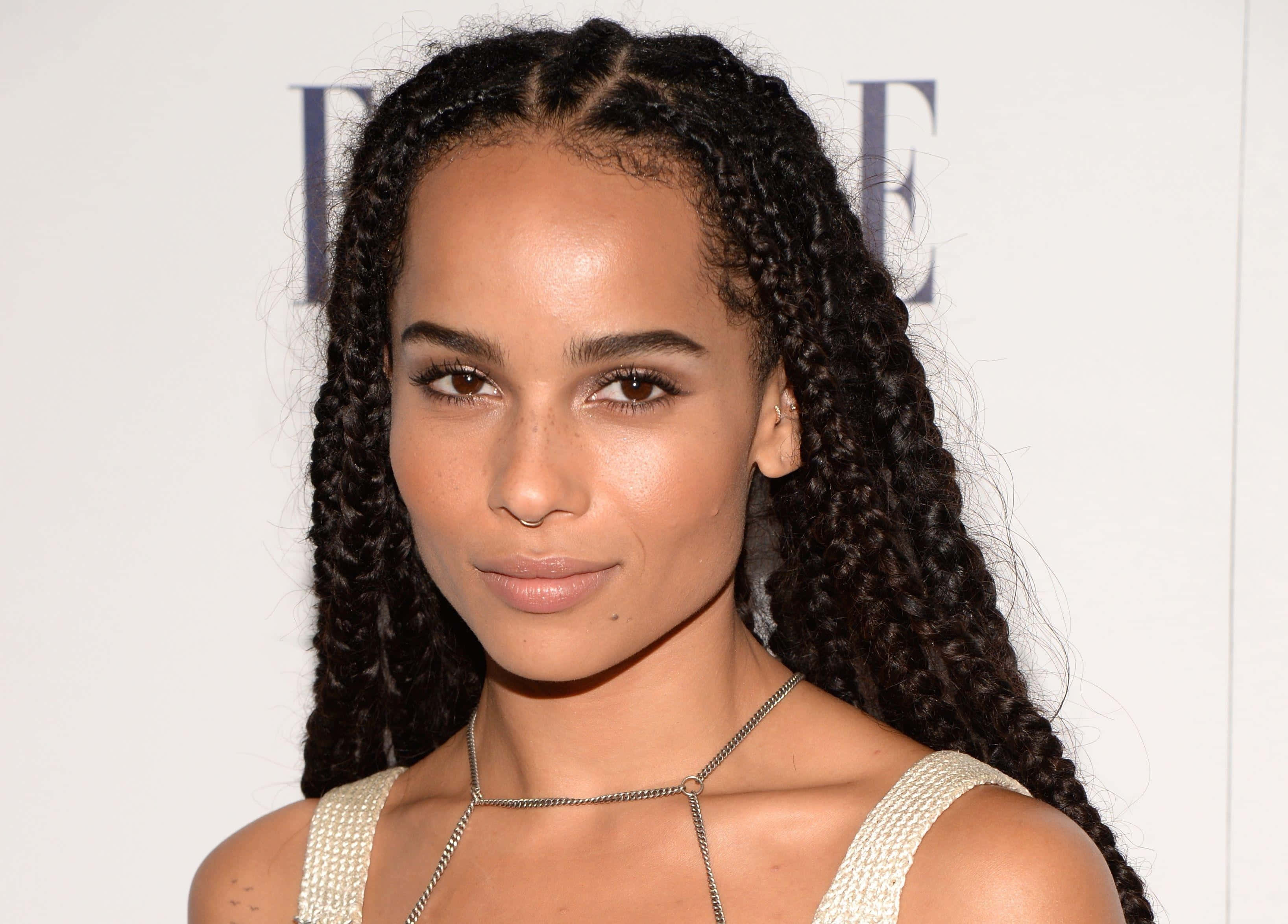 Zoë Kravitz, long dark braids, silver chain necklace, 2K Desktop Wallpaper