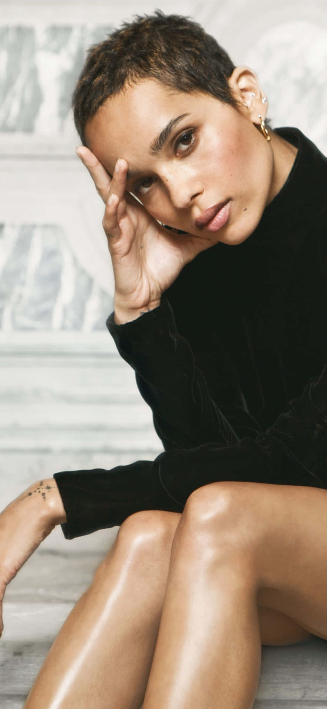 Zoë Kravitz, black velvet top, short dark pixie cut, Full HD Phone Wallpaper