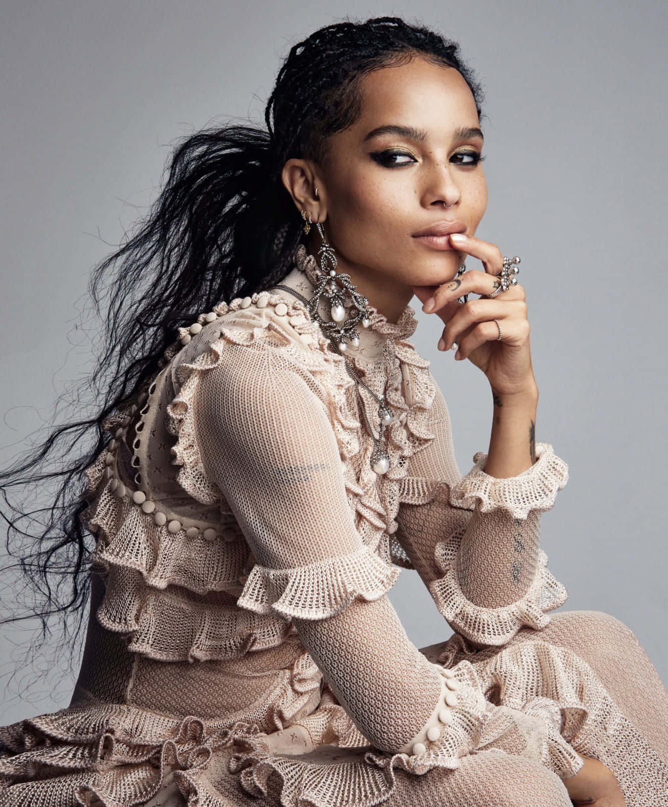 Zoë Kravitz, beige ruffled knit dress, ornate jewelry, HD Phone Wallpaper