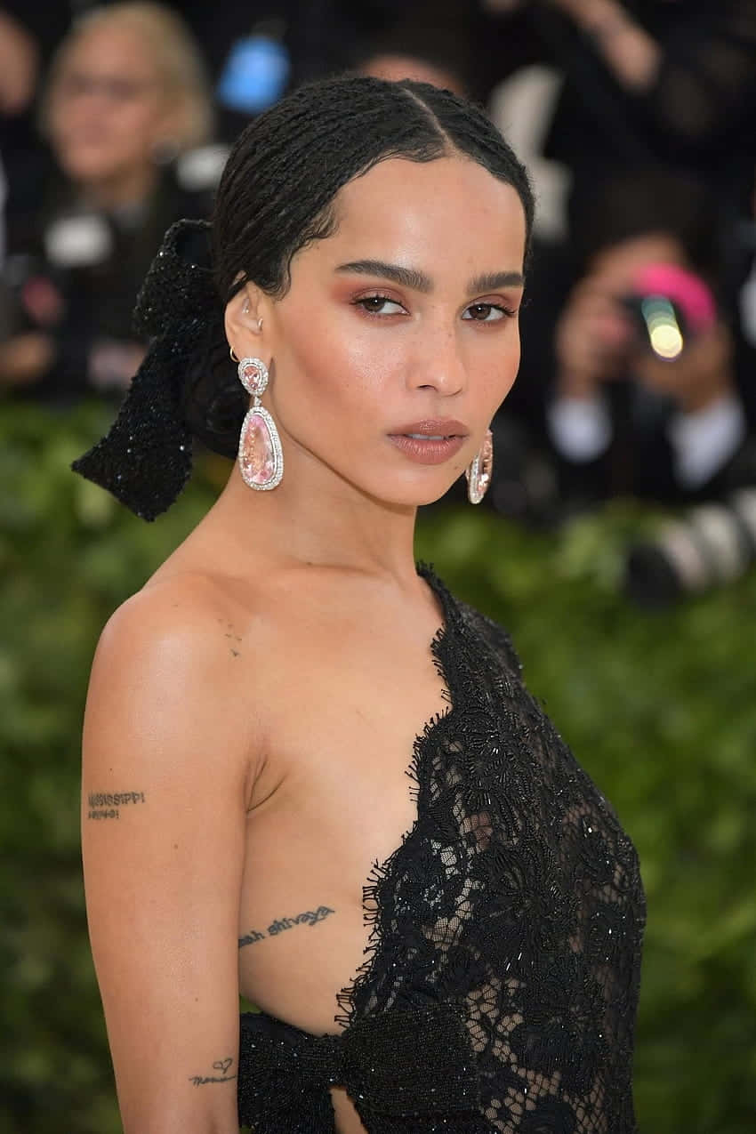 Zoë Kravitz, black lace one-shoulder gown, sparkling earrings, SD Phone Wallpaper