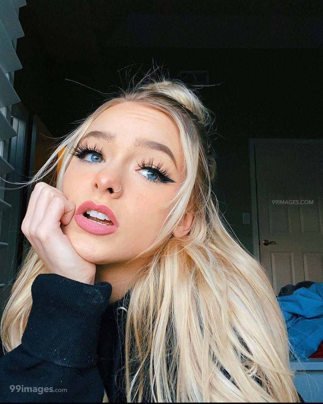 Zoe Laverne, long blonde hair, blue eyes, HD Phone Wallpaper