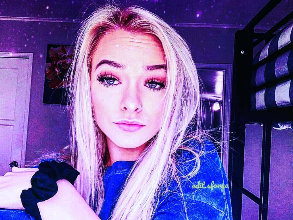 Zoe LaVerne, blue shirt, bedroom, SD Desktop Wallpaper