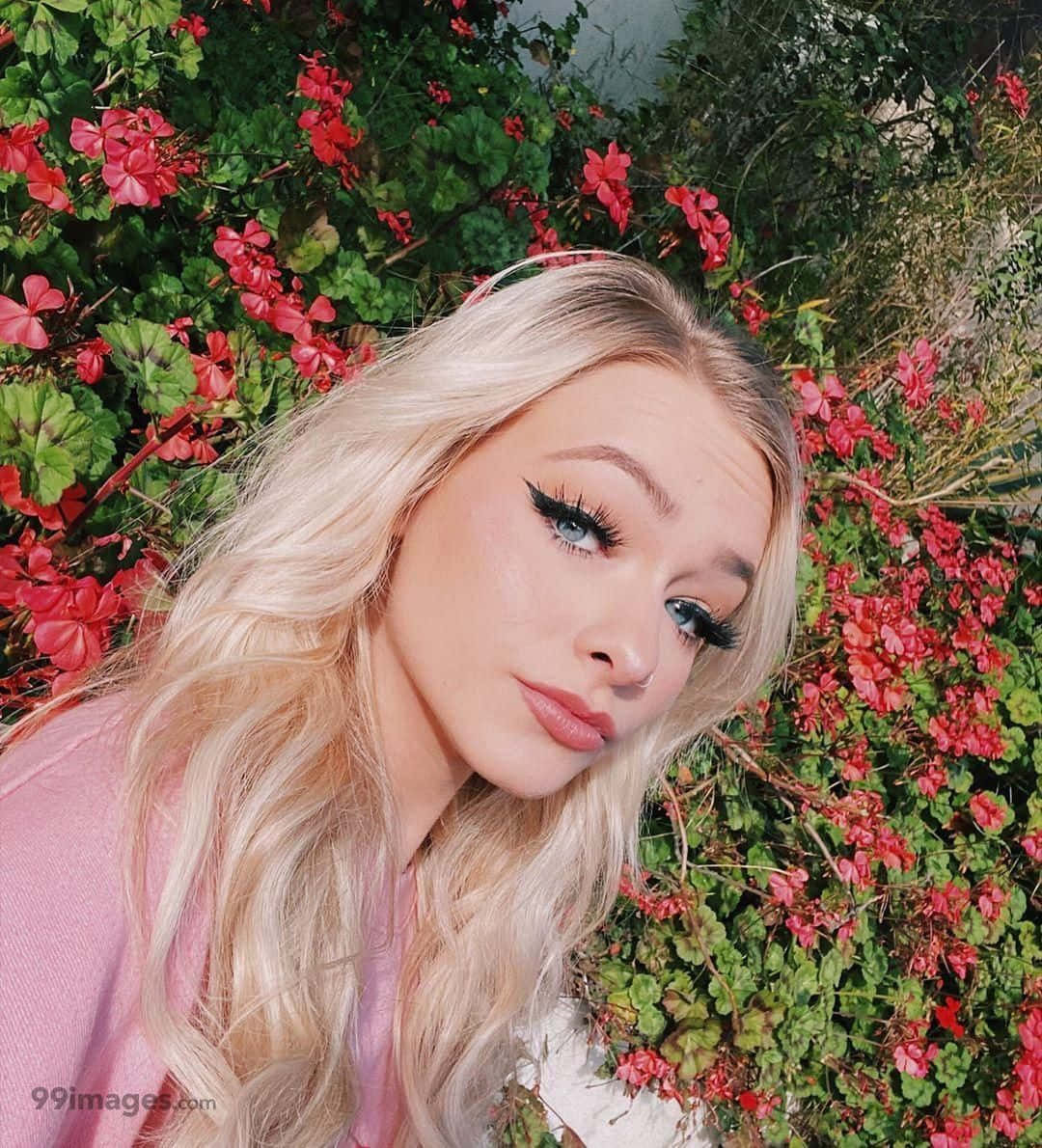 Zoe Laverne, blonde woman, long blonde hair, SD Phone Wallpaper