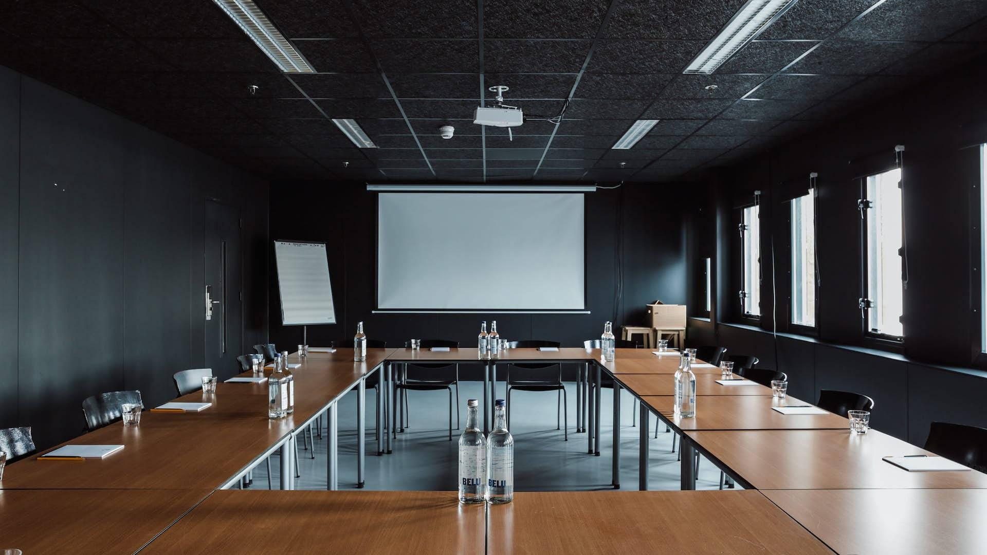 dark room, modern conference room, dark walls, Full HD Desktop Wallpaper