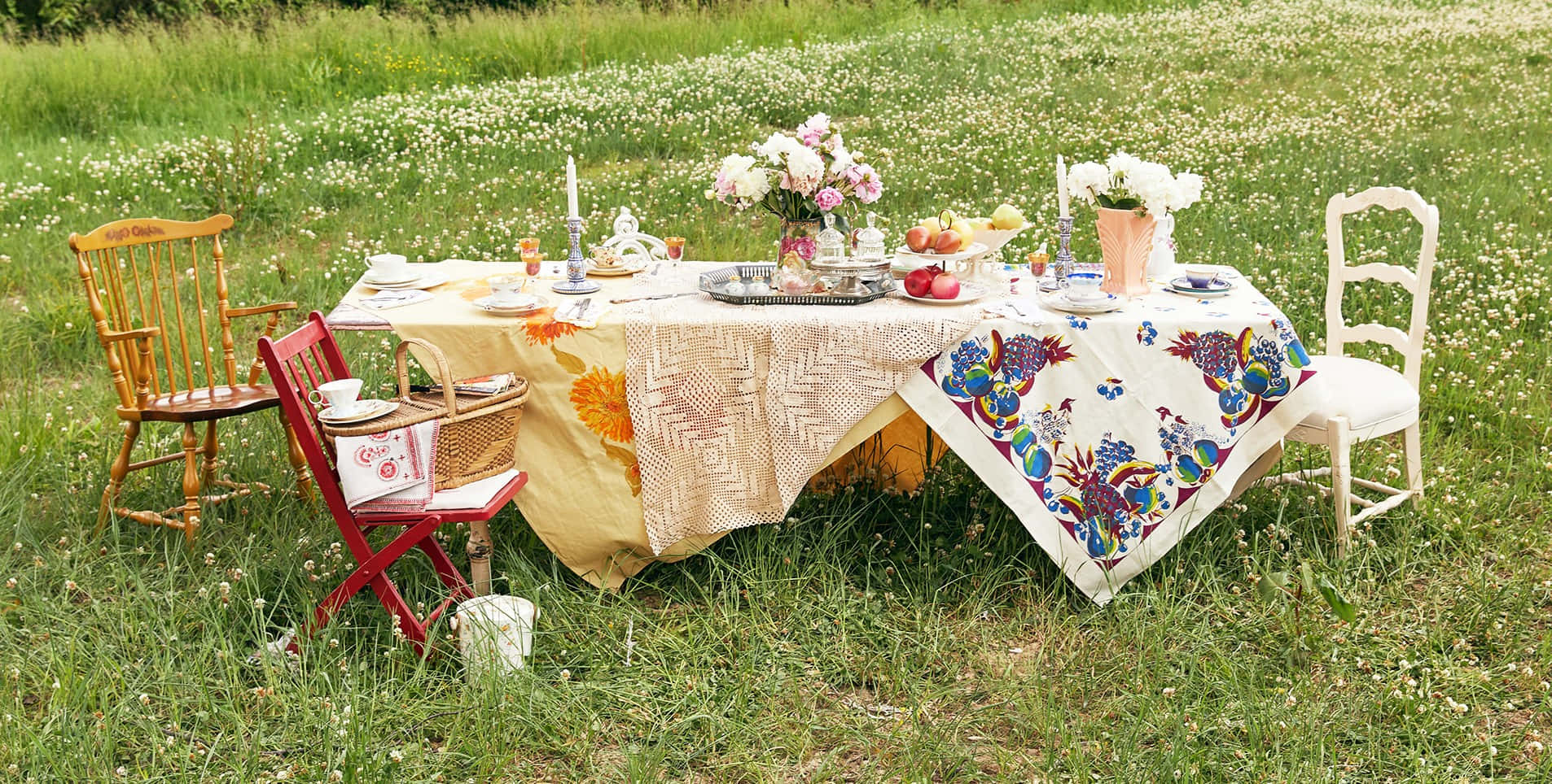 Vintage Picnic Zoom Party, picnic table, sunlit meadow, HD Desktop Wallpaper