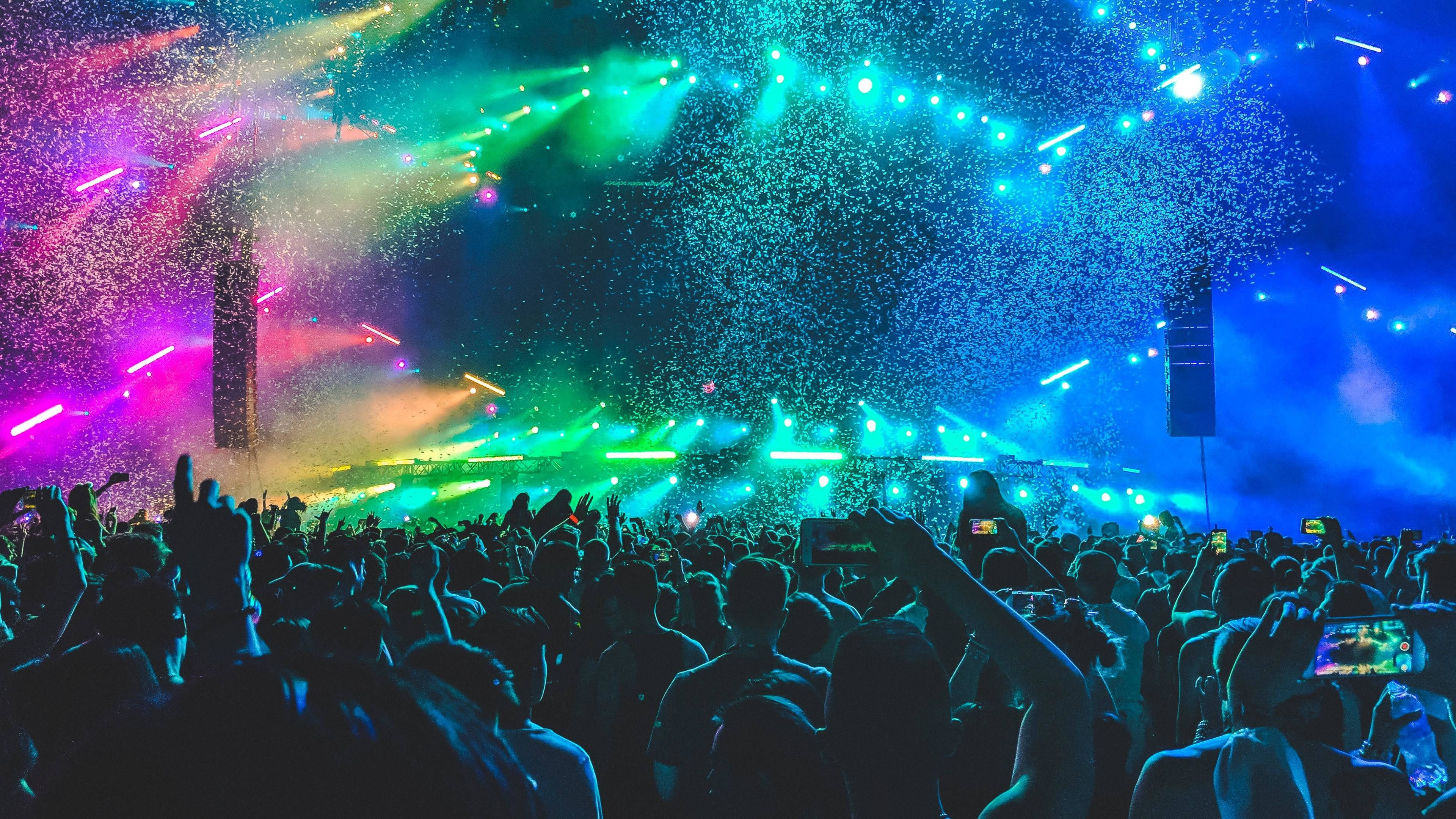neon lights, confetti, concert, 4K Desktop Wallpaper