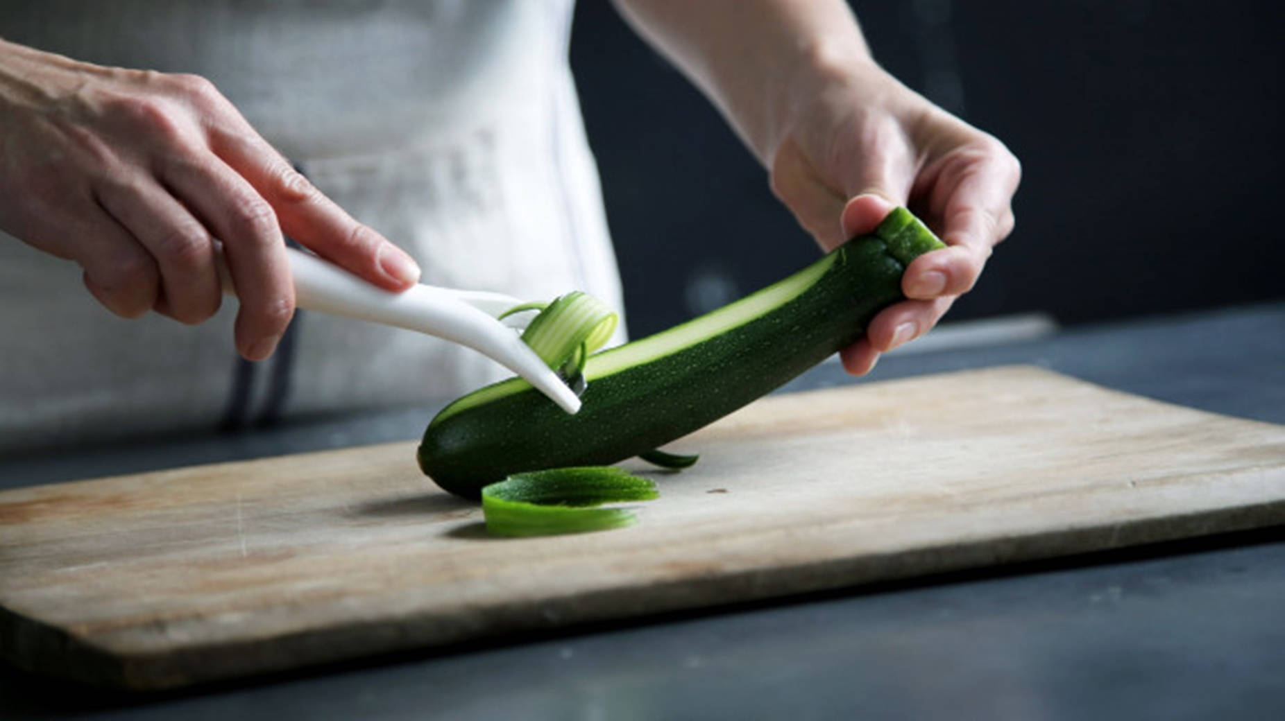zucchini, chef, white peeler, HD Desktop Wallpaper