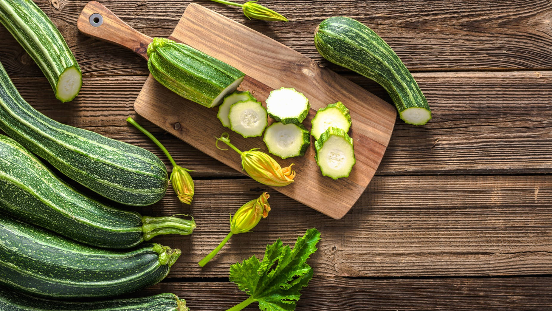 zucchini, yellow flowers, rustic wooden cutting board, HD Desktop Wallpaper