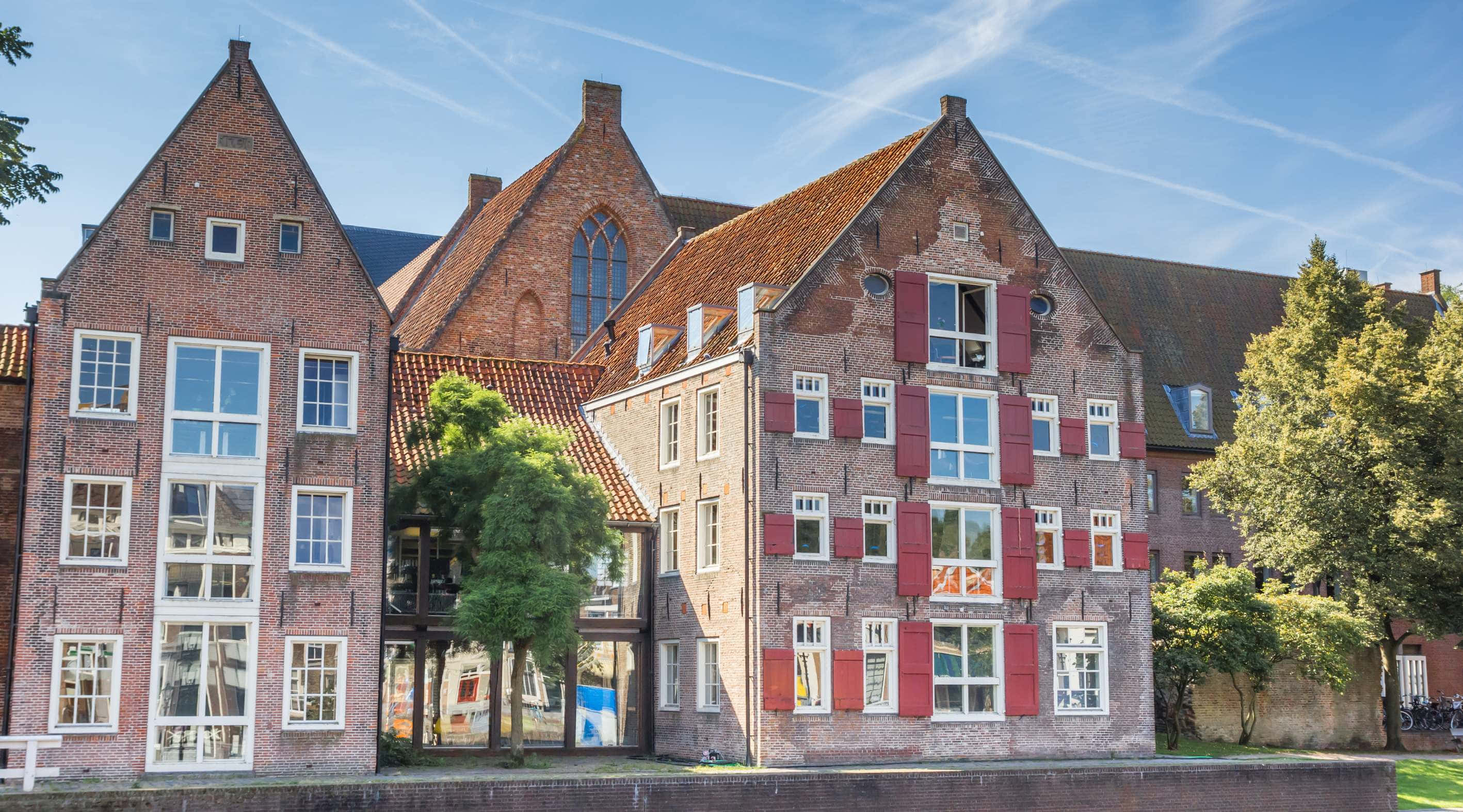 Zwolle, historic Dutch architecture, brick buildings, 2K Desktop Wallpaper