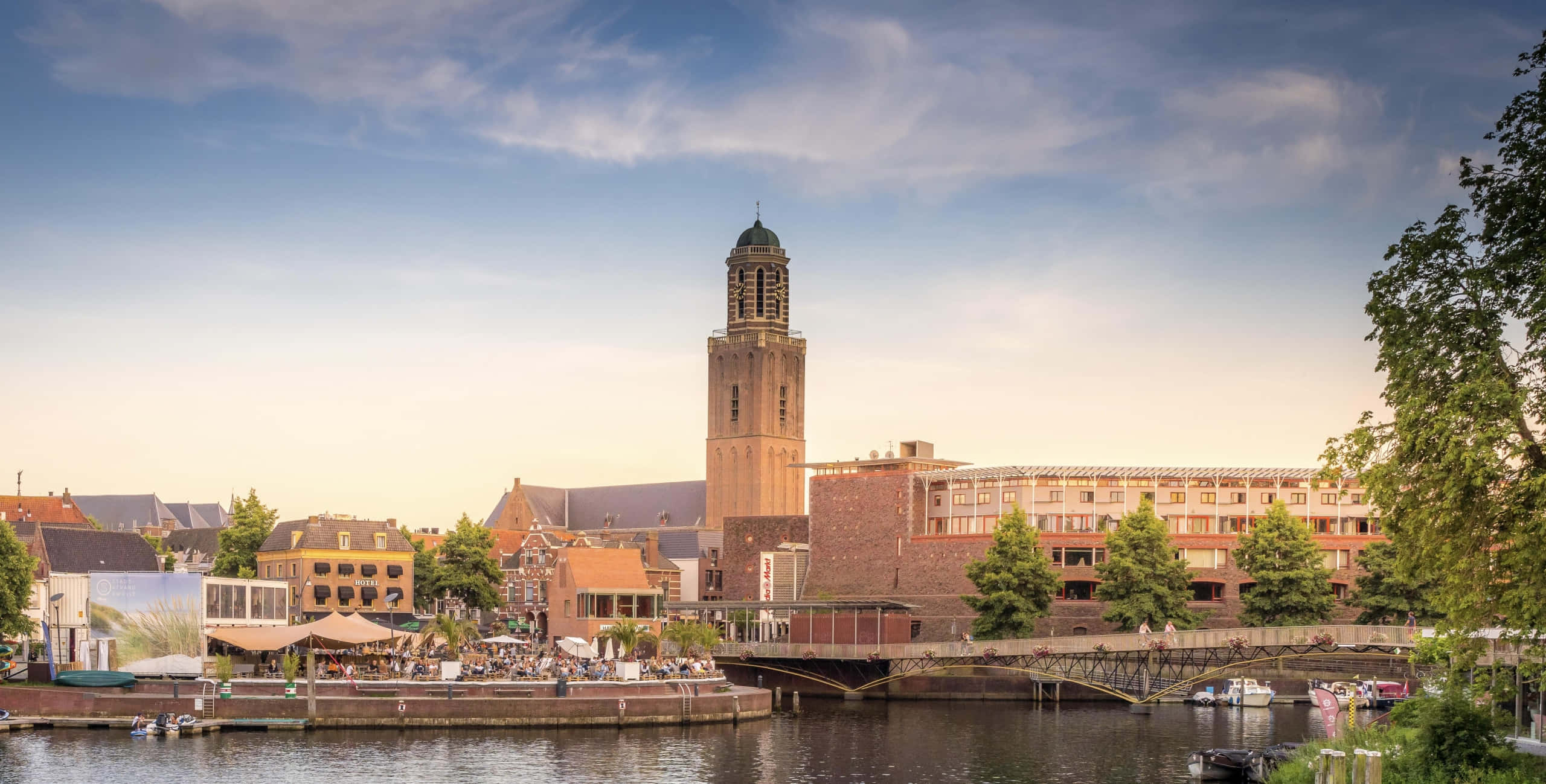 Zwolle, historic tower, canal cityscape, 2K Desktop Wallpaper